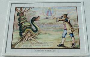 Miniatura do painel de azulejos com a legenda da serpente